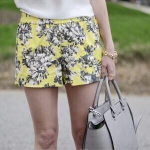 Gianni Bini yellow, black and white floral side zip‎ shorts size small
